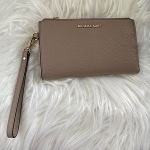 Michael Kors Adele Wallet